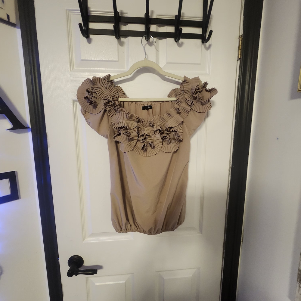 Ryu Beige Floral Ruffle Blouse